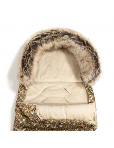 La Millou Śpiworek Multi Aspen Winterproof Stroller Bag Combo ( Flower Styles - Sand ) La Millou Śpiworek Multi Aspen Winterproof Stroller Bag Combo ( Flower Styles - Sand )