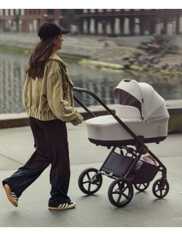 Venicci Claro Wózek głęboko-spacerowy Vanilla Venicci Claro Wózek głęboko-spacerowy Vanilla