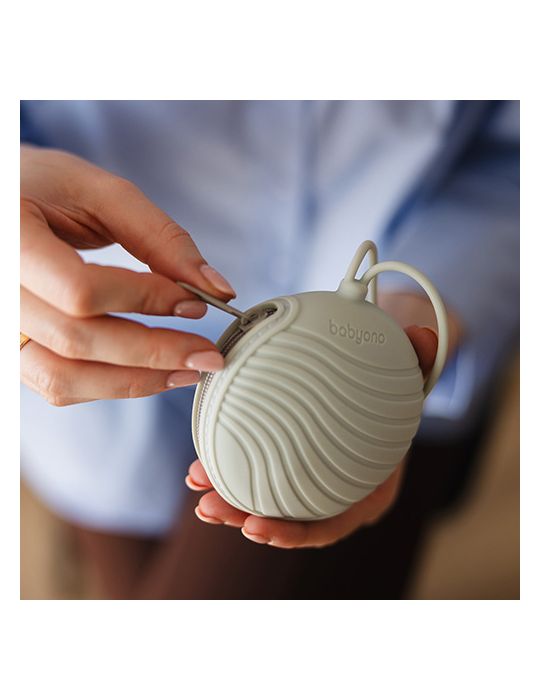 BabyOno Pojemnik silikonowy na smoczek na zamek szałwiowy