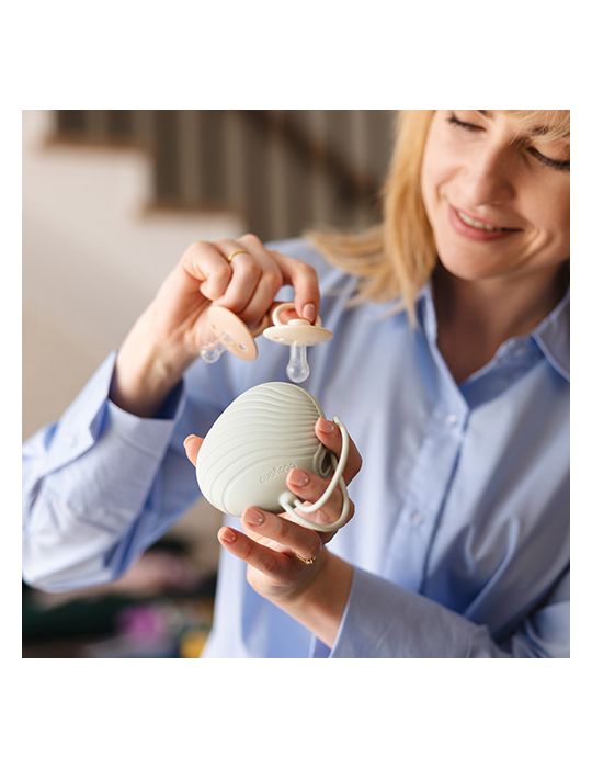 BabyOno Pojemnik silikonowy na smoczek na zamek szałwiowy