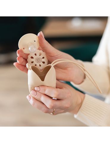 BabyOno Pojemnik silikonowy na smoczek beżowy