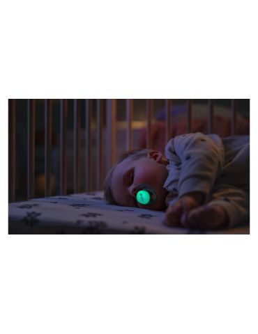 Avent Philips Smoczek uspokajający Ultra soft 18m+ Nighttime choinka