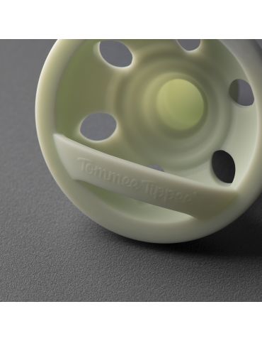 Tommee Tippee Smoczek uspokajający Breast Like 0-6m boy 2szt.